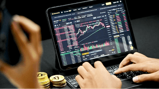 Interface d'exécution de trading Cristal Essorange à faible latence avec flux d'ordres en temps réel